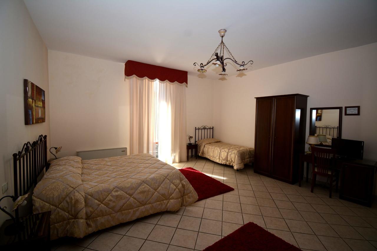 Affittacamere La Piazzetta Caltagirone Buitenkant foto
